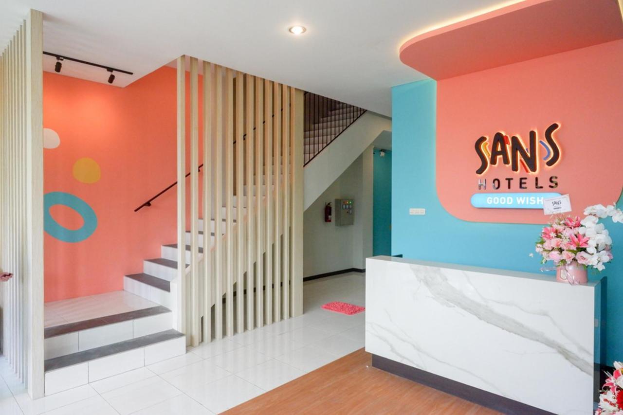 Sans Hotel Good Wish Semarang Jomblang Exteriér fotografie